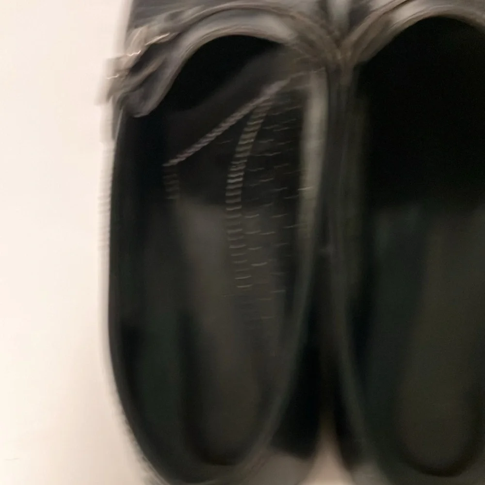 Bass Women’s black leather loafers shoes 8.5 Tracey silver hardware - Picture 7 of 10